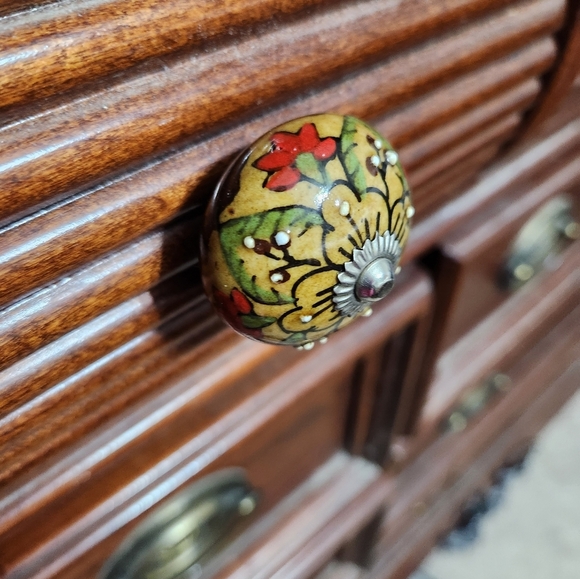 Floral vintage Ceramic Cabinet Knobs (Set of 6) - - Picture 4 of 8